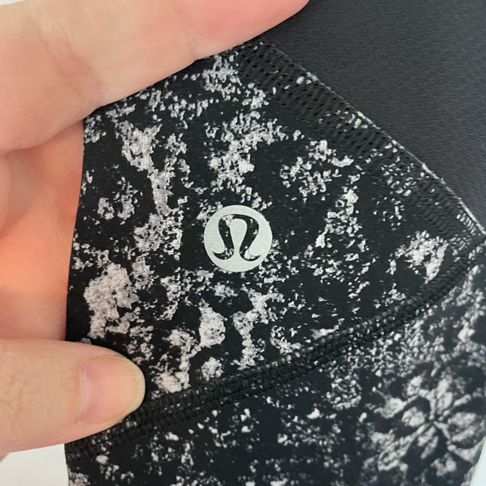 Lululemon Pace Rival Crop Leggings in Achromatized Ice Grey Black - Size 4 - Picture 8 of 9